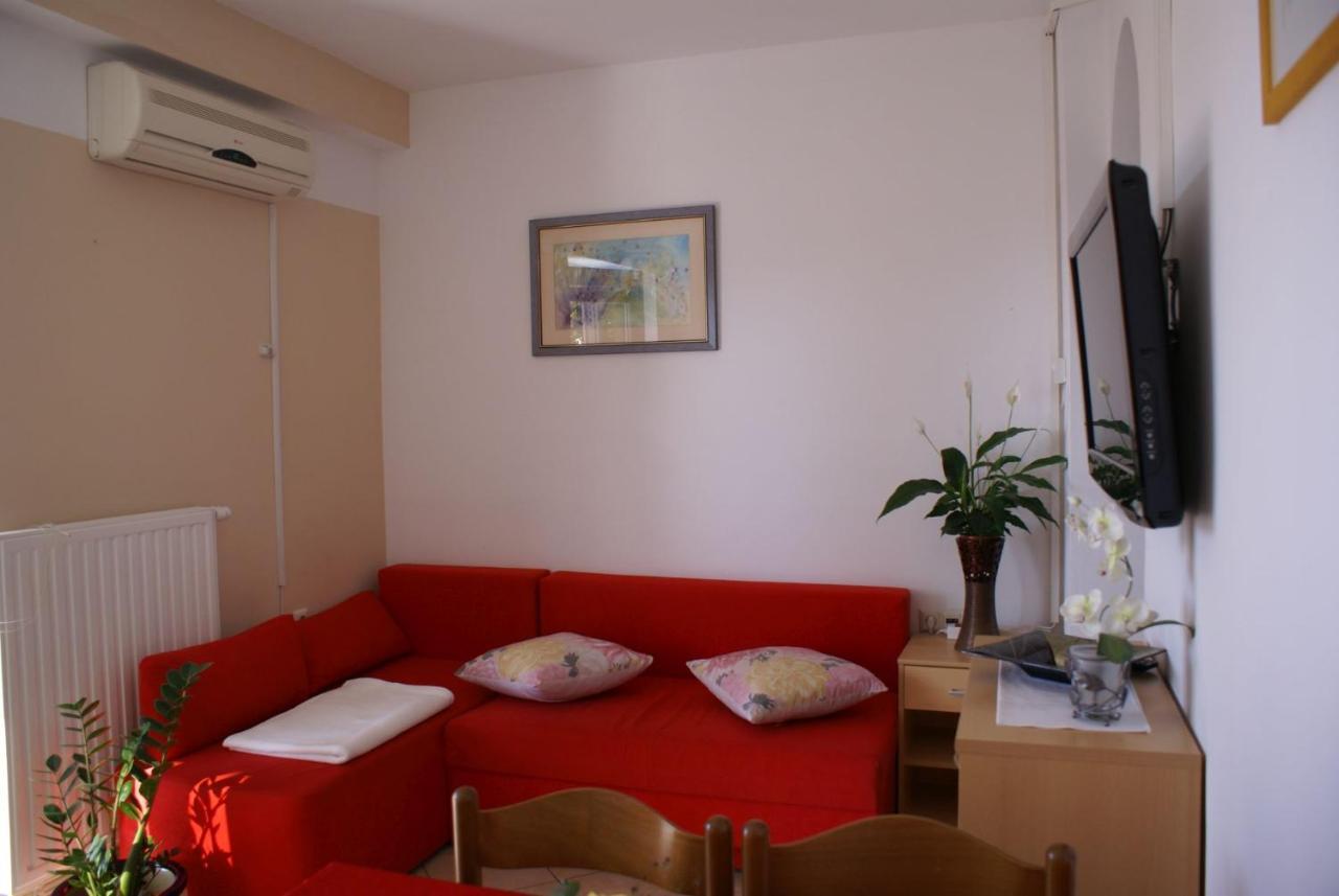 Apartment Nevenka クルク エクステリア 写真