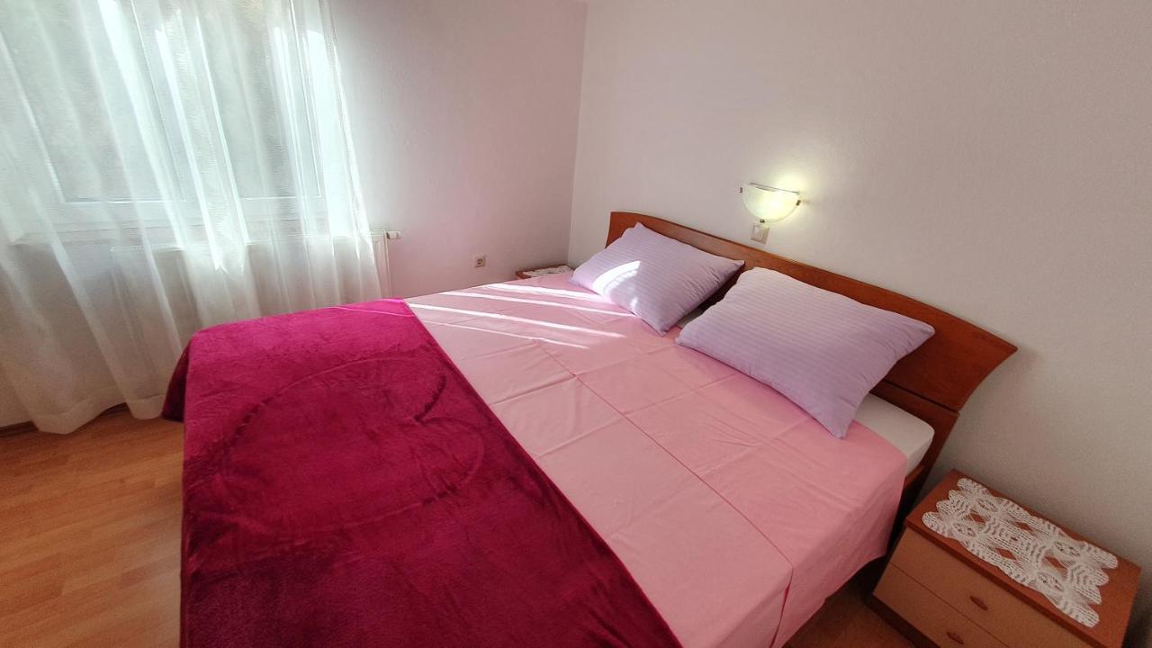 Apartment Nevenka クルク エクステリア 写真