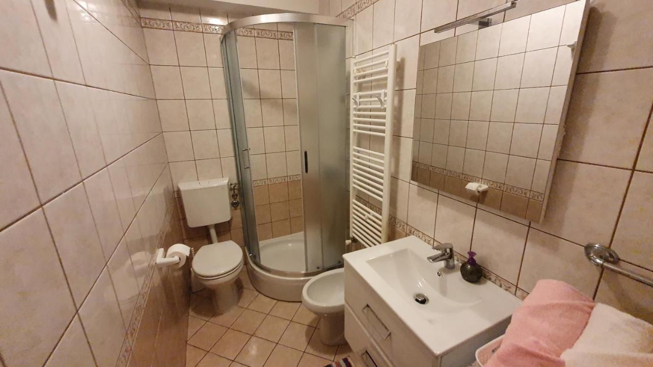 Apartment Nevenka クルク エクステリア 写真