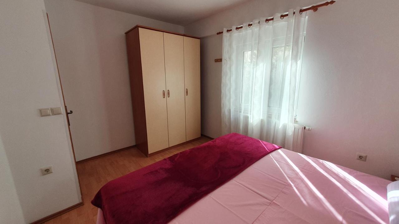 Apartment Nevenka クルク エクステリア 写真